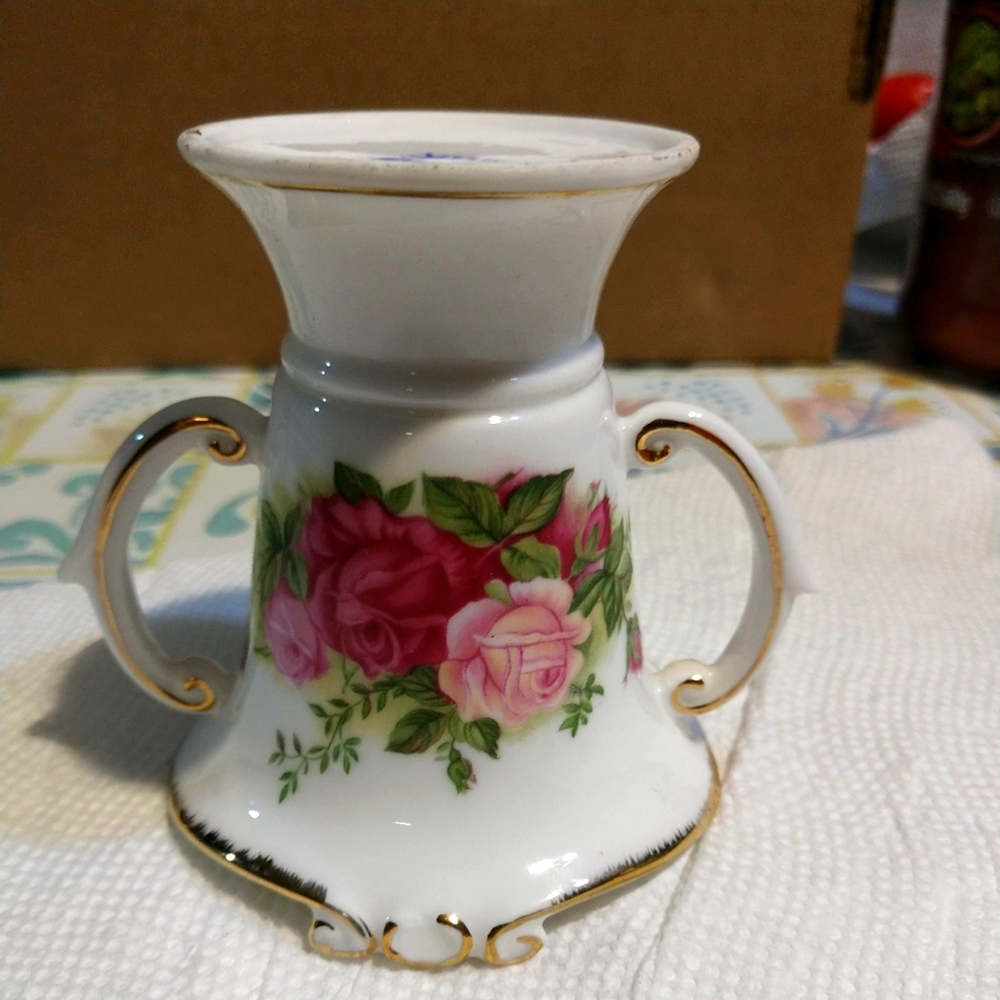 💖 Bone China Vase by Brinton (Taiwan) Roses Both Side & Gold Trim - Picture 6 of 7